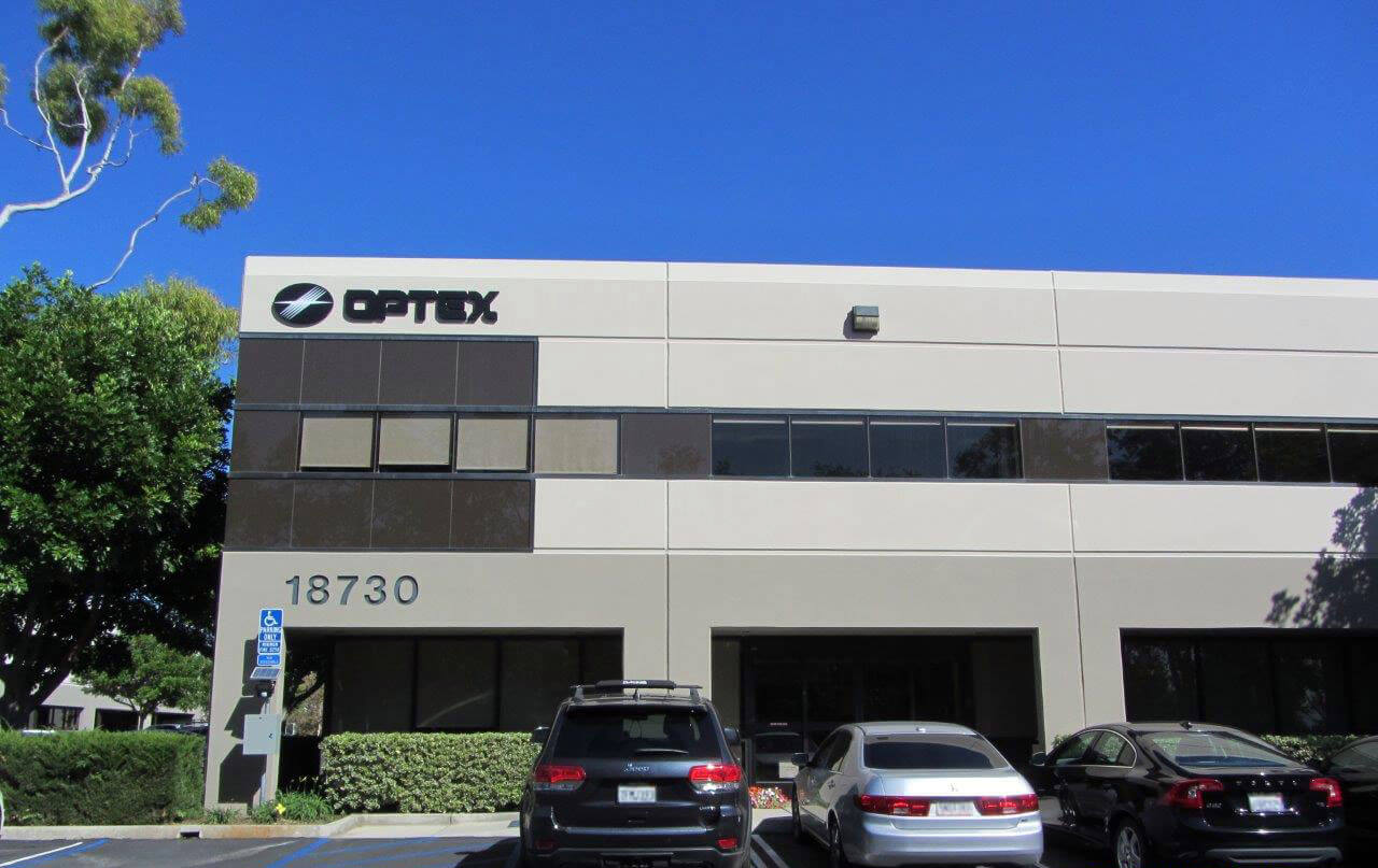El fabricante de sistemas de detección perimetral BUNKER SEGURIDAD visita la oficina central de OPTEX en California