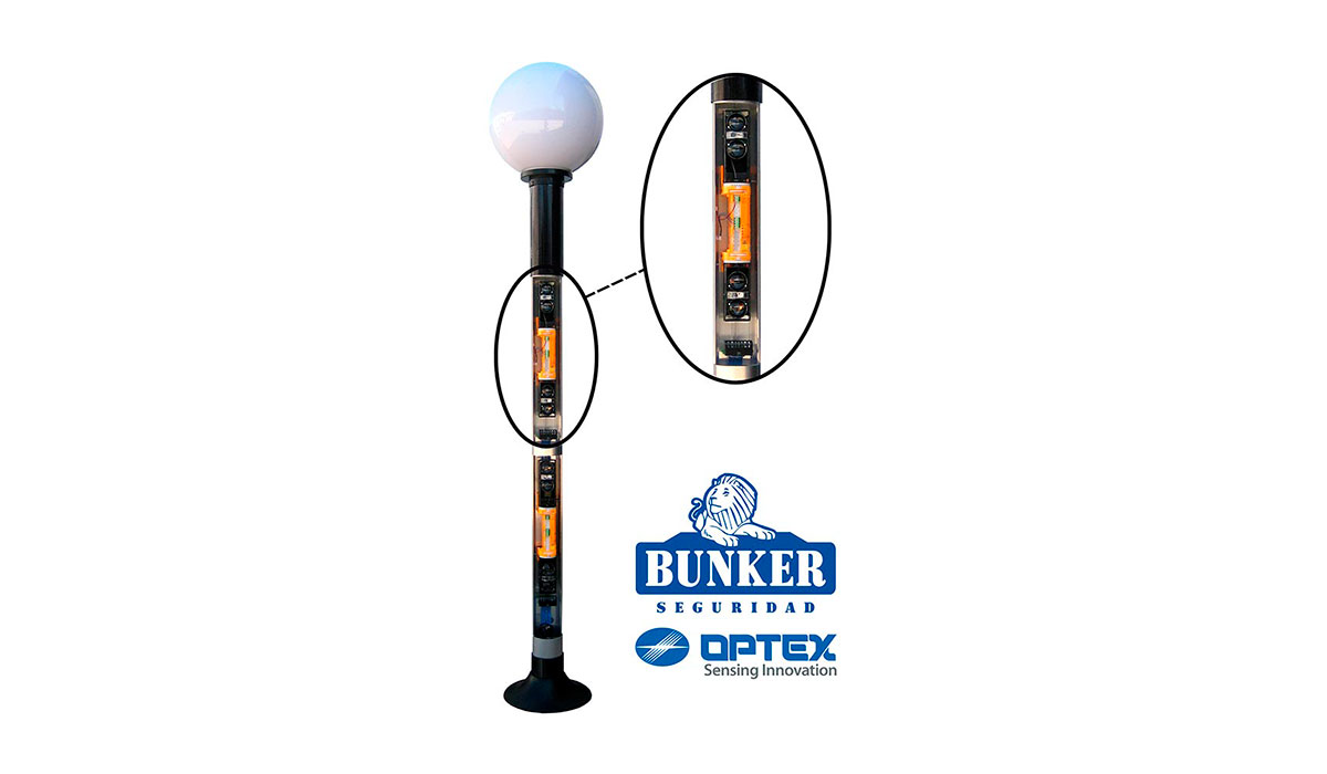 OPTEX infrared photo beams with four beams in perimeter detection towers for residential use, by Bunker Seguridad